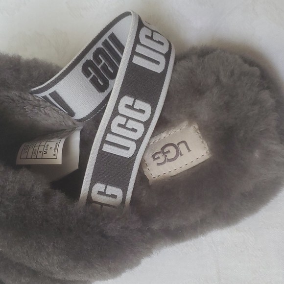 Ugg Women's  Fluff Yeah Slide Slippers - Picture 5 of 8